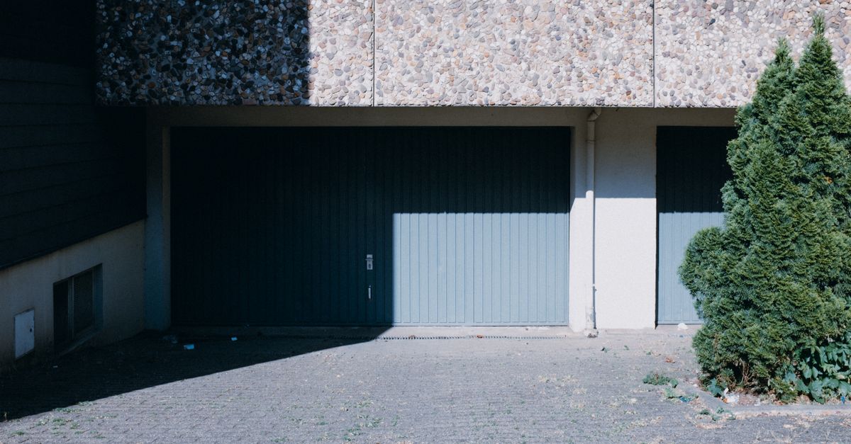 What a Garage Door Lockout Service Actually Involves — Quick Call Locksmith